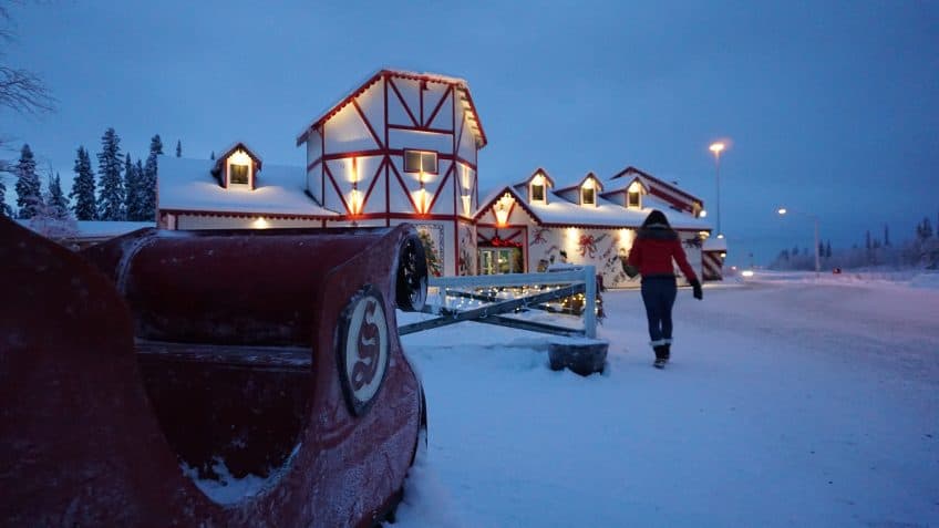 santa house things to do in alaska