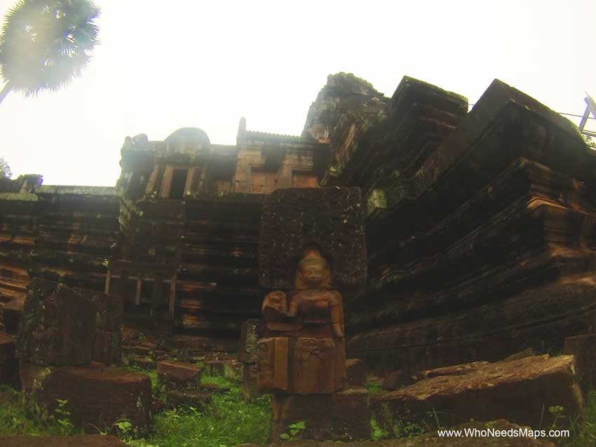 Statues - Angkor Wat pictures 