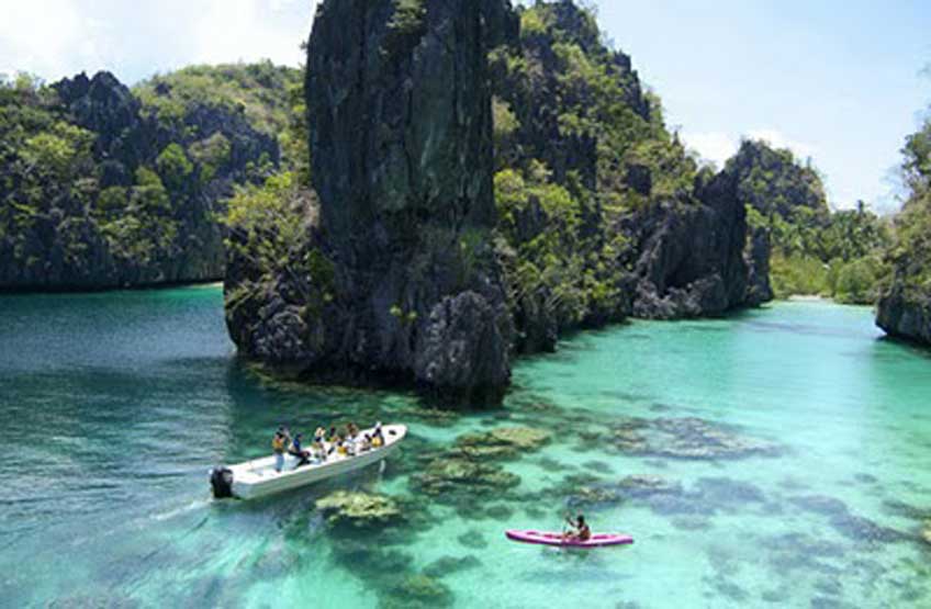 snorkeling philippines in coron palawan